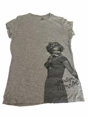 Marilyn Monroe Ladies Short Sleeve  Tee Shirt Light Gray Size XL